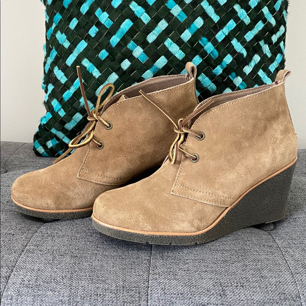 SPERRY TOP-SIDERS suede Harlow neutral classic booties size 8 ankle boot wedges